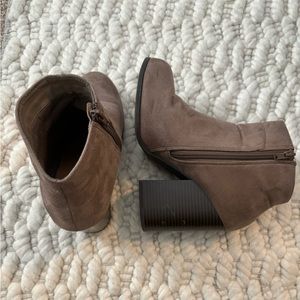 Women’s Tan Booties Size 9